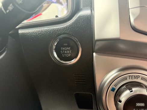 Used 2016 Toyota 4Runner Limited image 22