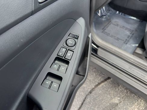 Used 2019 Hyundai Tucson Value AWD/4WD image 17