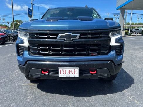 Used 2024 Chevrolet Silverado 1500 LT Trail Boss w/ Convenience Package II AWD/4WD image 2