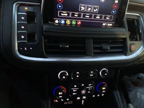 Used 2021 Chevrolet Suburban High Country w/ Premium Package image 21