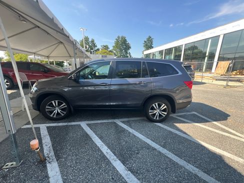 Used 2016 Honda Pilot EX image 2