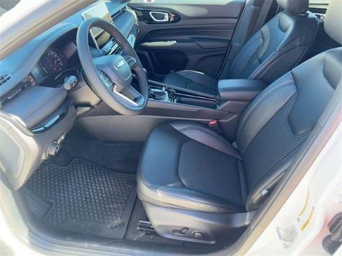 New 2026 Jeep Compass Latitude image 5