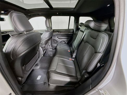 New 2026 Jeep Grand Cherokee Limited AWD/4WD image 19
