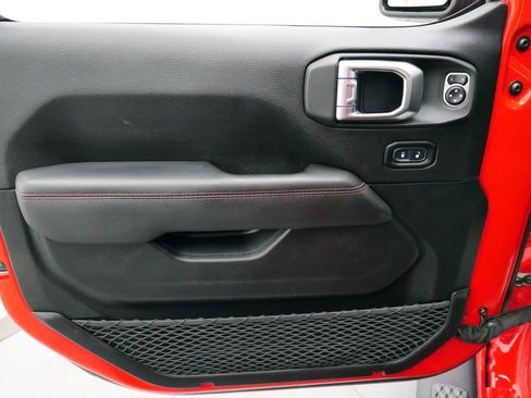 Used 2020 Jeep Gladiator Rubicon w/ Advanced Safety Group image 14