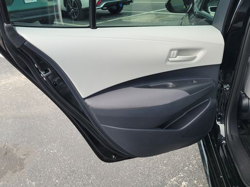Used 2026 Toyota Corolla LE FWD image 12