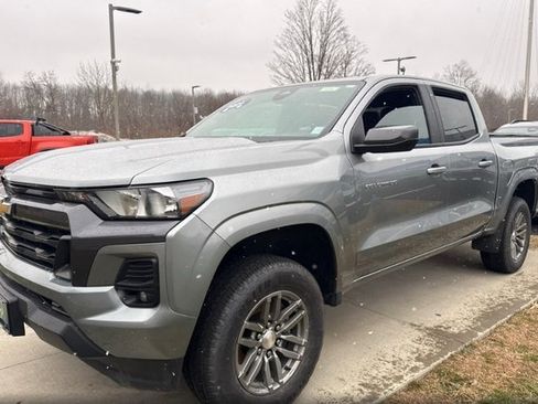 Used 2024 Chevrolet Colorado LT w/ LT Convenience Package image 8