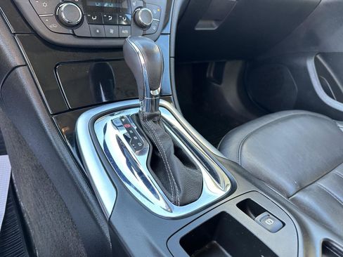 Used 2013 Buick Regal Premium image 31