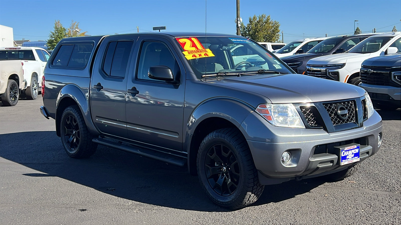 Used 2021 Nissan Frontier SV w/ Midnight Edition Floor Mats AWD/4WD image 3