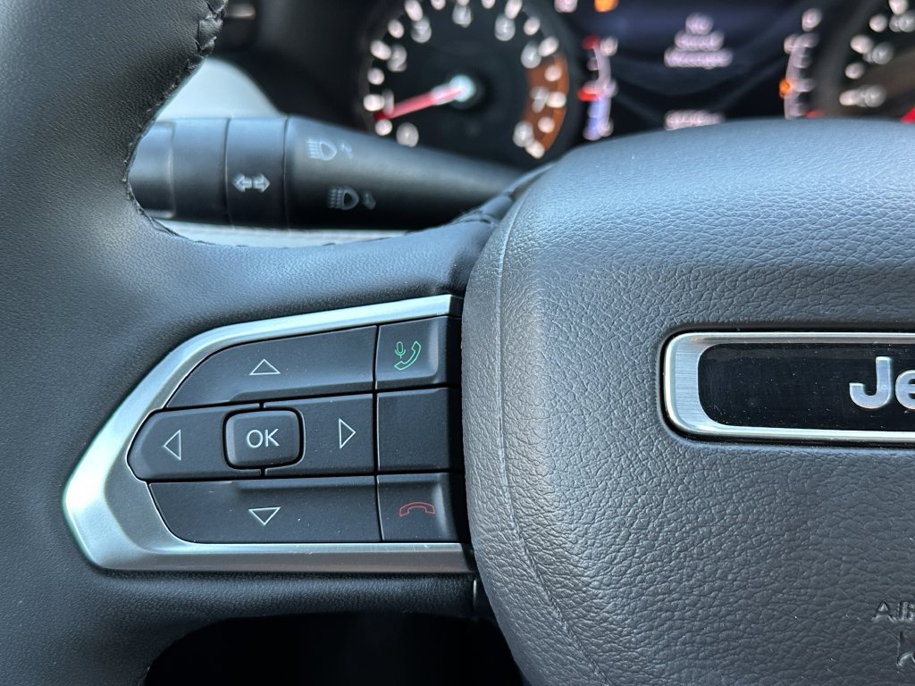 Used 2025 Jeep Compass Limited AWD/4WD image 21