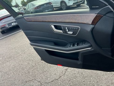 Used 2014 Mercedes-Benz E 350 4MATIC Sedan image 19