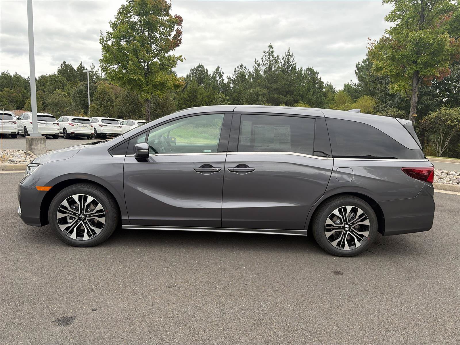 New 2027 Honda Odyssey Elite image 4