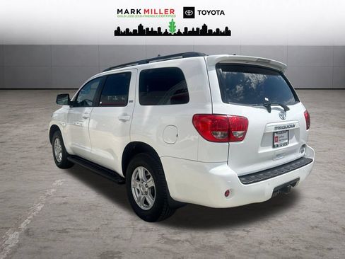 Certified 2017 Toyota Sequoia SR5 w/ Premium Package AWD/4WD image 3