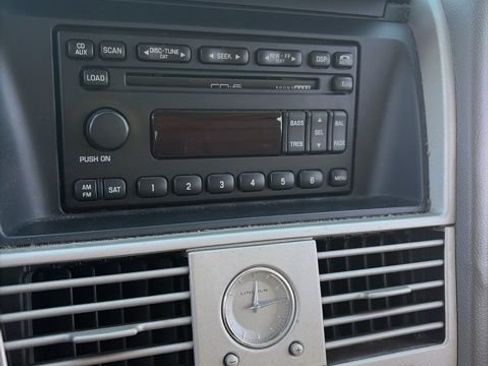 Used 2004 Lincoln Aviator AWD image 16