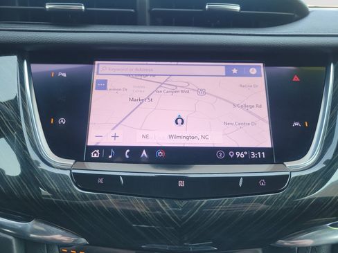 Used 2020 Cadillac XT6 Premium Luxury FWD image 17