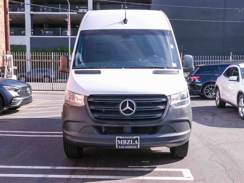 Used 2024 Mercedes-Benz Sprinter 2500 image 2