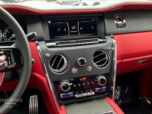 Certified 2022 Rolls-Royce Cullinan image 10