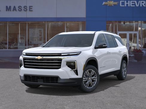 New 2026 Chevrolet Traverse LT w/ LPO, Floor Liner Package AWD/4WD image 6
