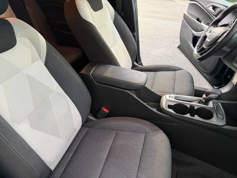 Used 2024 Chevrolet Trax RS FWD image 20