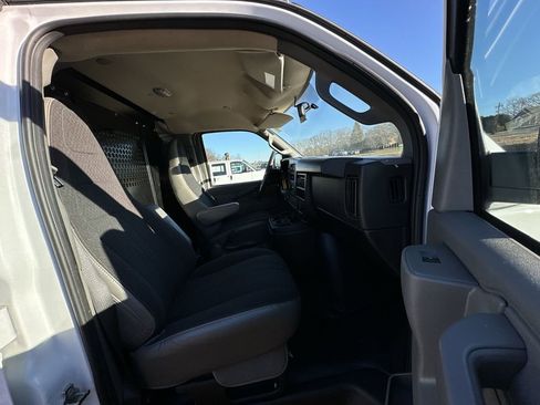 Used 2024 GMC Savana 2500 w/ Driver Convenience Package image 23