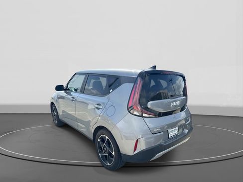 Used 2023 Kia Soul EX FWD image 5