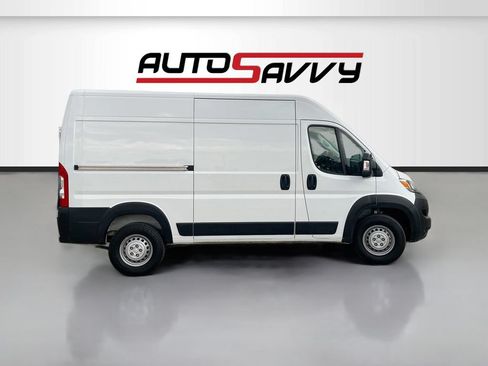 Used 2025 RAM ProMaster 2500 w/ Convenience Group FWD image 8