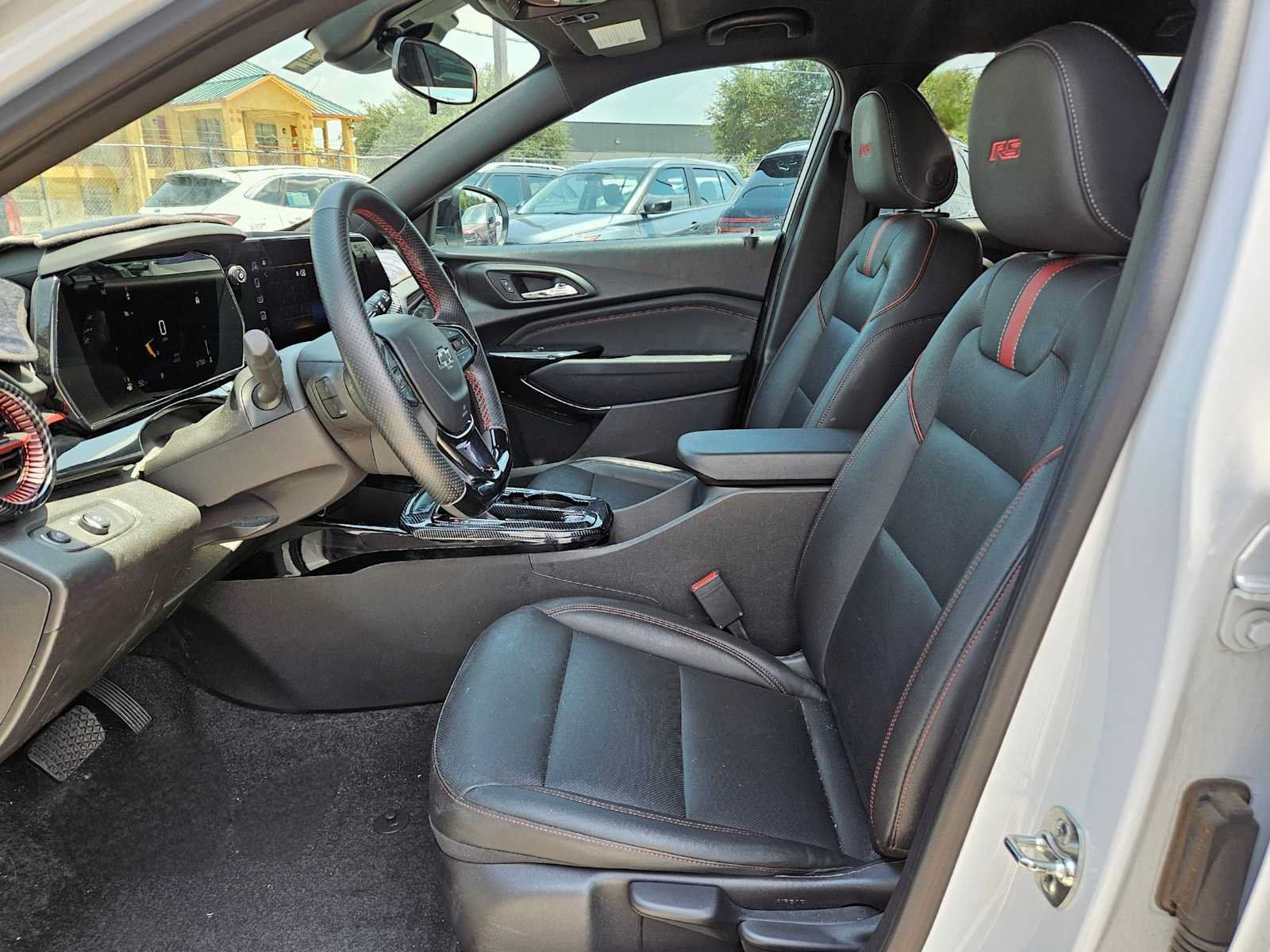 Used 2025 Chevrolet Trax RS w/ Driver Confidence Package FWD image 14