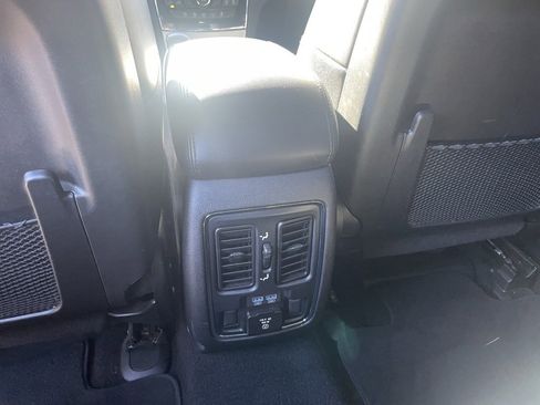 Used 2021 Jeep Grand Cherokee Limited w/ Trailer Tow Group IV image 24