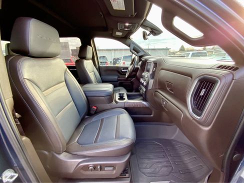 Used 2023 GMC Sierra 3500 Denali w/ Denali Ultimate Package image 25