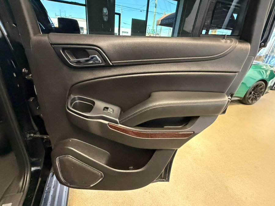 Used 2019 GMC Yukon SLT w/ Graphite Performance Edition AWD/4WD image 37