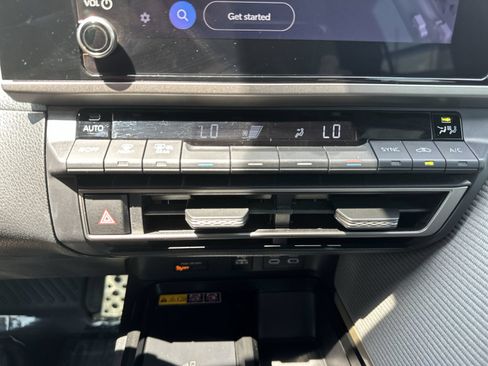 Used 2025 Toyota Camry SE FWD image 16