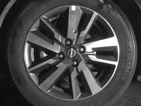 Used 2025 Nissan Versa SV FWD image 12
