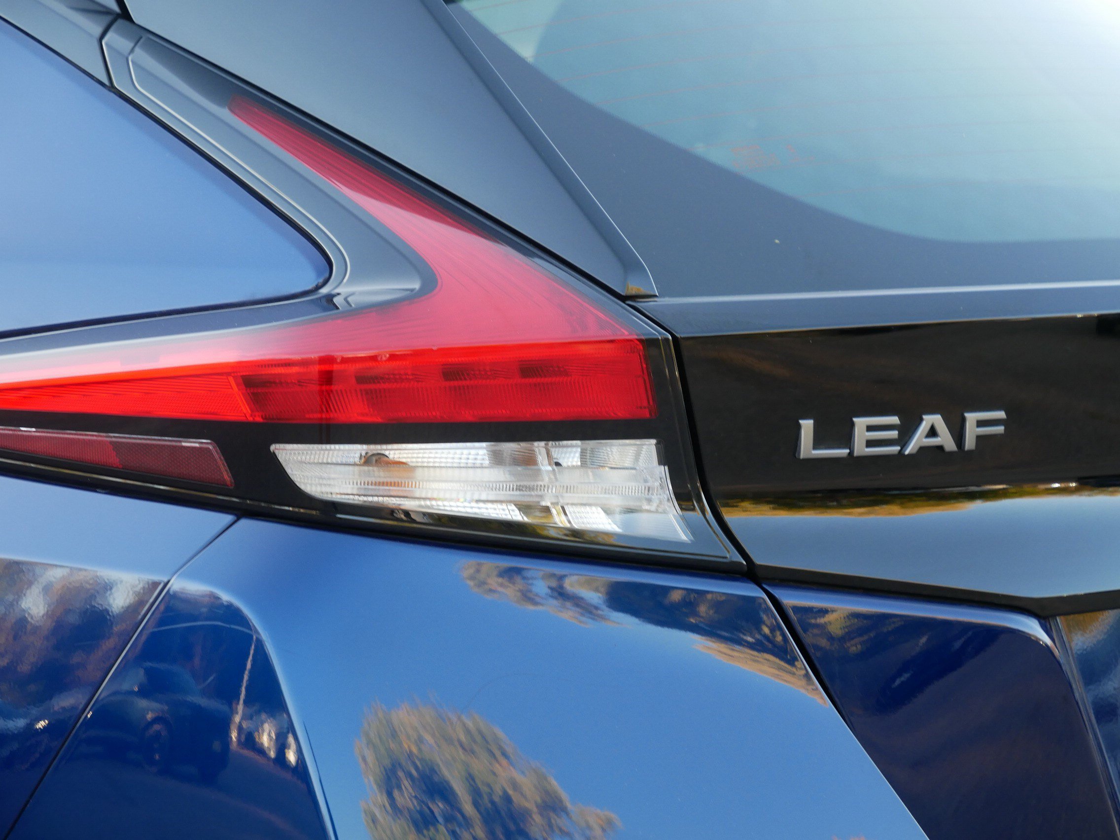 Certified 2025 Nissan Leaf SV Plus FWD image 17