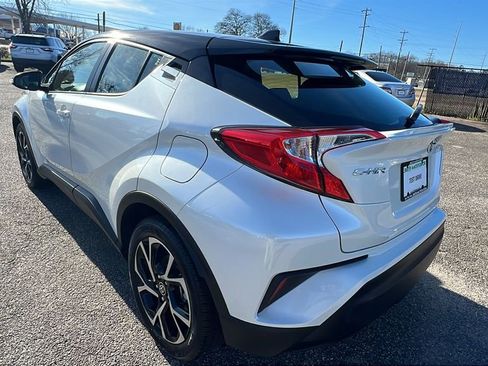Used 2020 Toyota C-HR XLE image 7