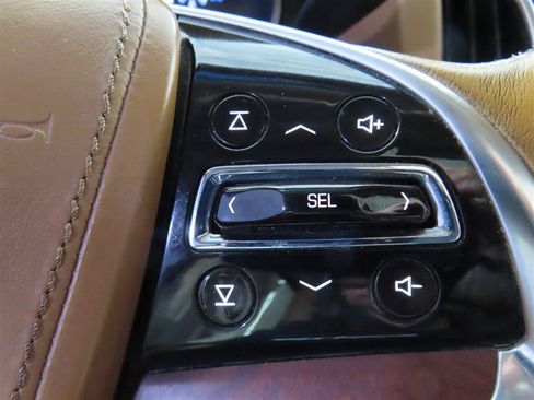 Used 2016 Cadillac Escalade Platinum AWD/4WD image 22