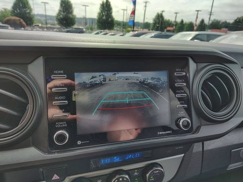 Used 2022 Toyota Tacoma SR AWD/4WD image 16