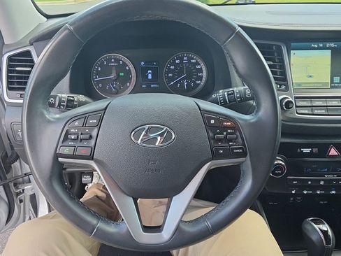 Used 2017 Hyundai Tucson SE Plus FWD image 19
