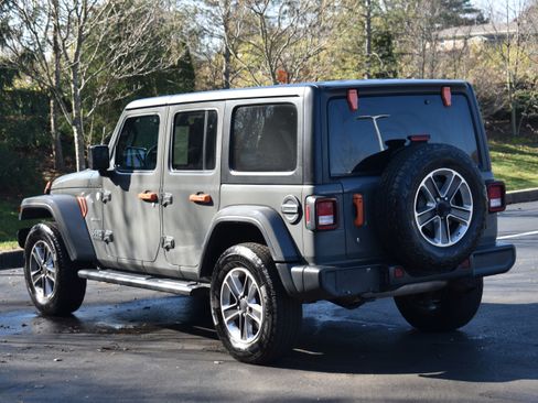 Used 2019 Jeep Wrangler Unlimited Sahara w/ Cold Weather Group image 30