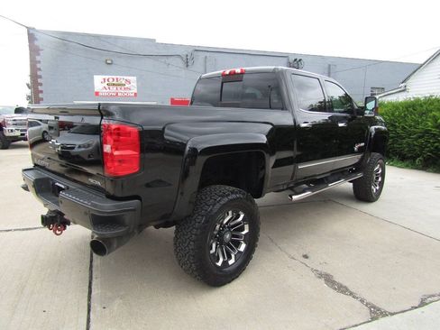 Used 2019 Chevrolet Silverado 2500 LTZ w/ Duramax Plus Package AWD/4WD image 5