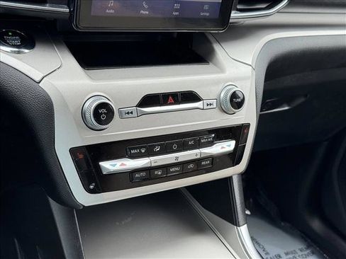 Used 2021 Ford Explorer XLT w/ Equipment Group 202A image 14