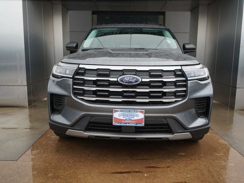 New 2026 Ford Explorer Active RWD image 4