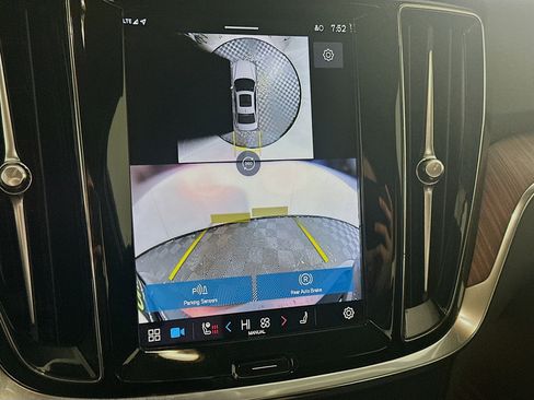 Used 2024 Volvo S60 B5 Plus image 23