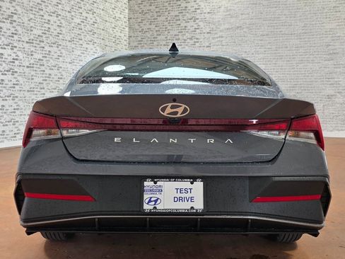 New 2026 Hyundai Elantra SE image 6