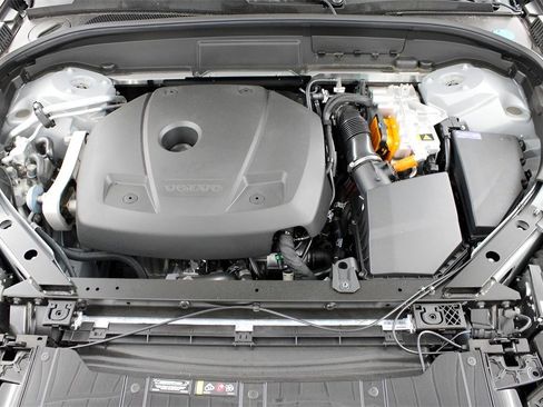 New 2025 Volvo XC60 T8 Ultra w/ Protection Package Premier image 27