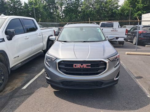 Used 2018 GMC Terrain SLE w/ Driver Convenience Package FWD image 5