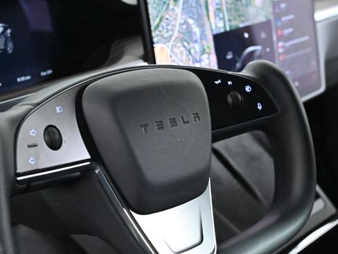 Used 2021 Tesla Model S Plaid image 10