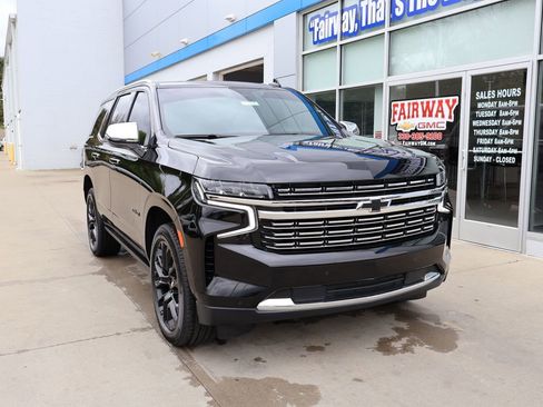 Used 2023 Chevrolet Tahoe Premier AWD/4WD image 2