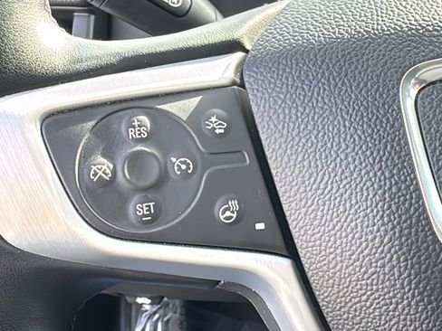 Used 2024 GMC Terrain SLT image 21