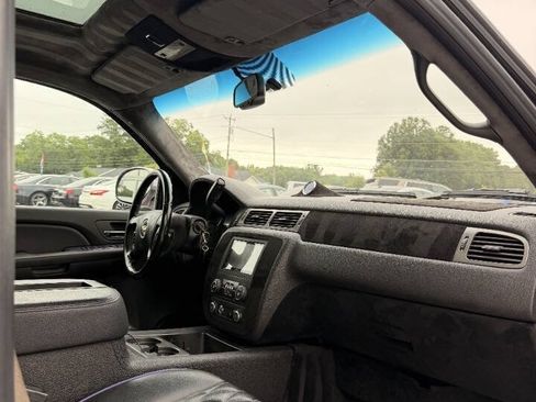 Used 2007 Chevrolet Avalanche LT AWD/4WD image 10