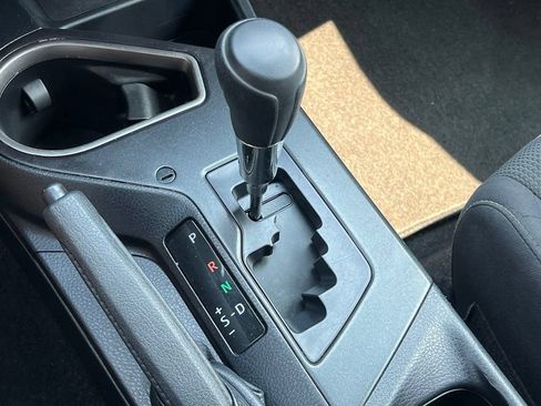 Used 2018 Toyota RAV4 LE AWD/4WD image 20