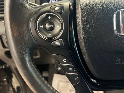Used 2017 Honda Pilot Elite image 16